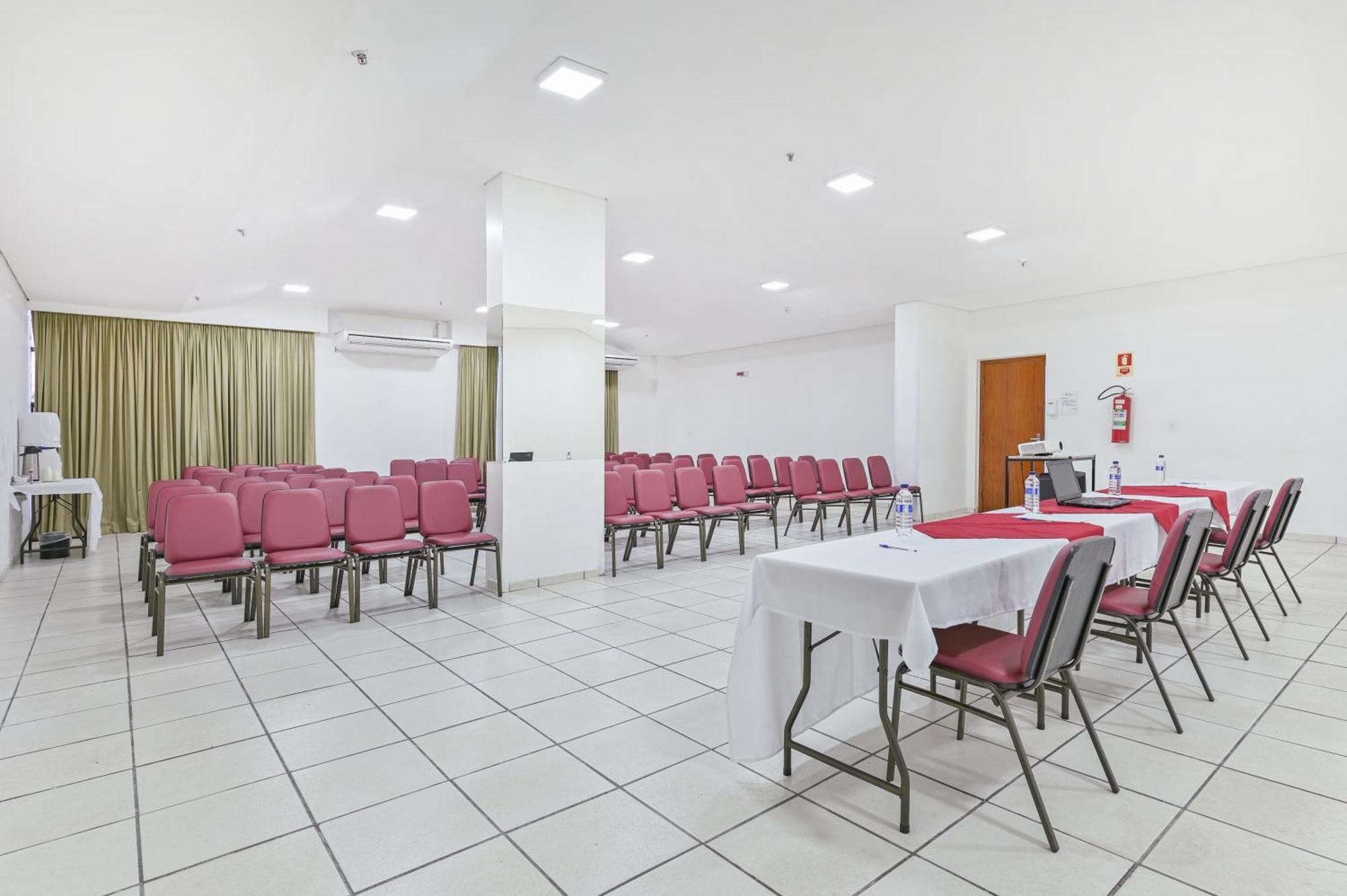 Hotel Nacional Inn Лимейра Екстериор снимка